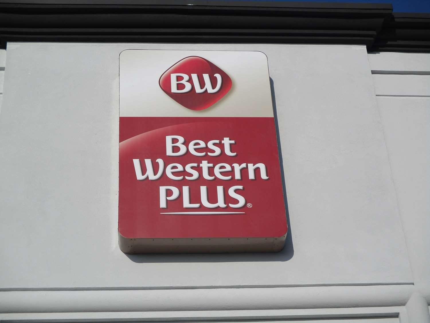 Best Western Plus Champaign/Urbana Inn Buitenkant foto