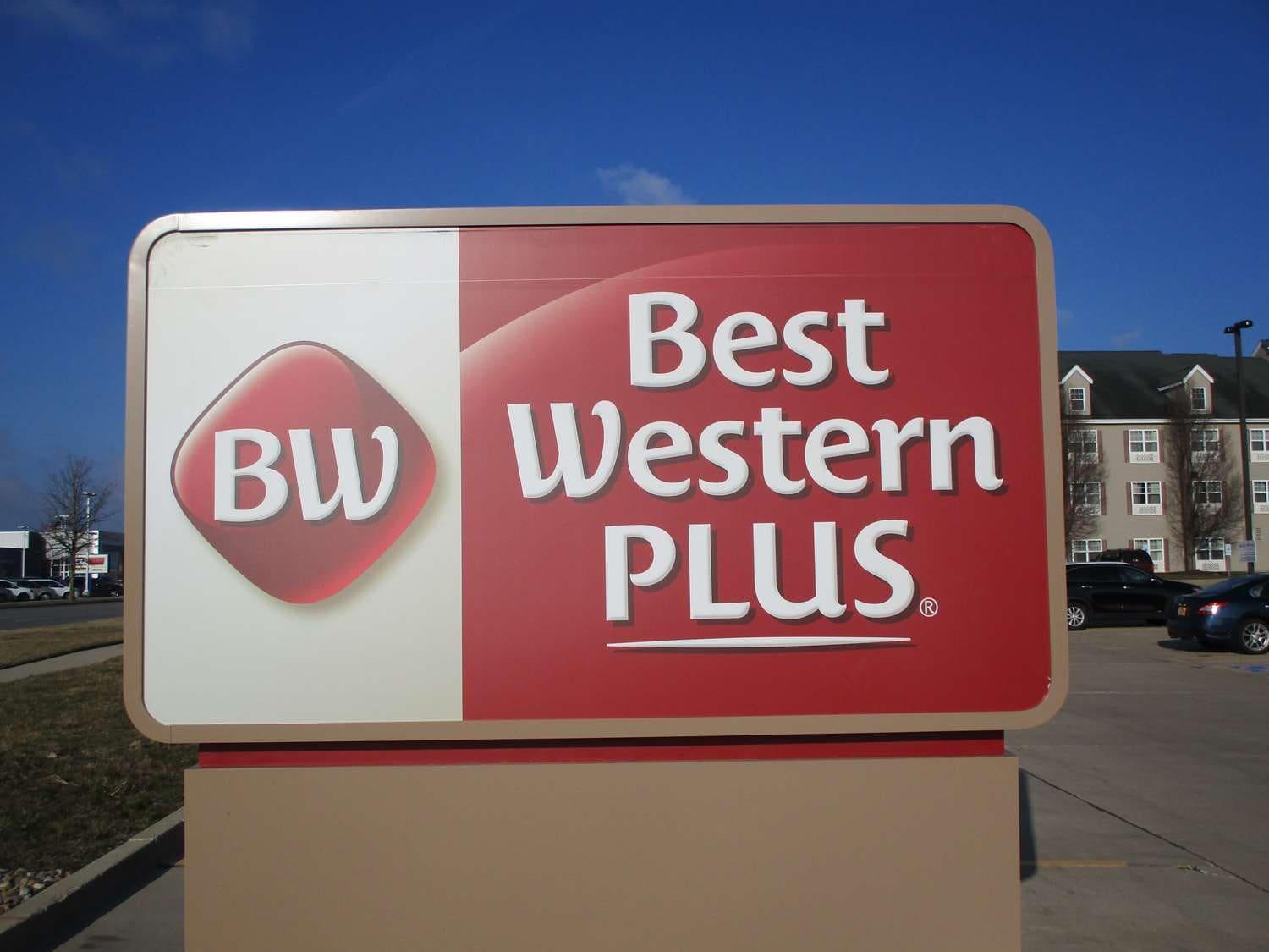 Best Western Plus Champaign/Urbana Inn Buitenkant foto